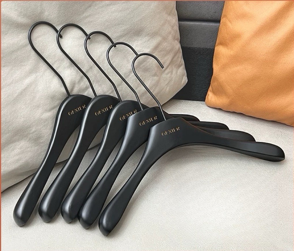 Flat-Top Wooden Clothing Hanger for WOMEN in Black 390W x 30mm Thick HG140575