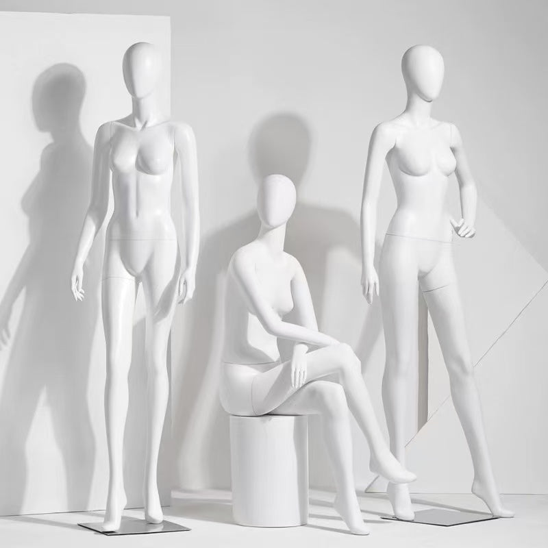 Matte White Fiberglass Female Seating Pose Mannequin FM100497
