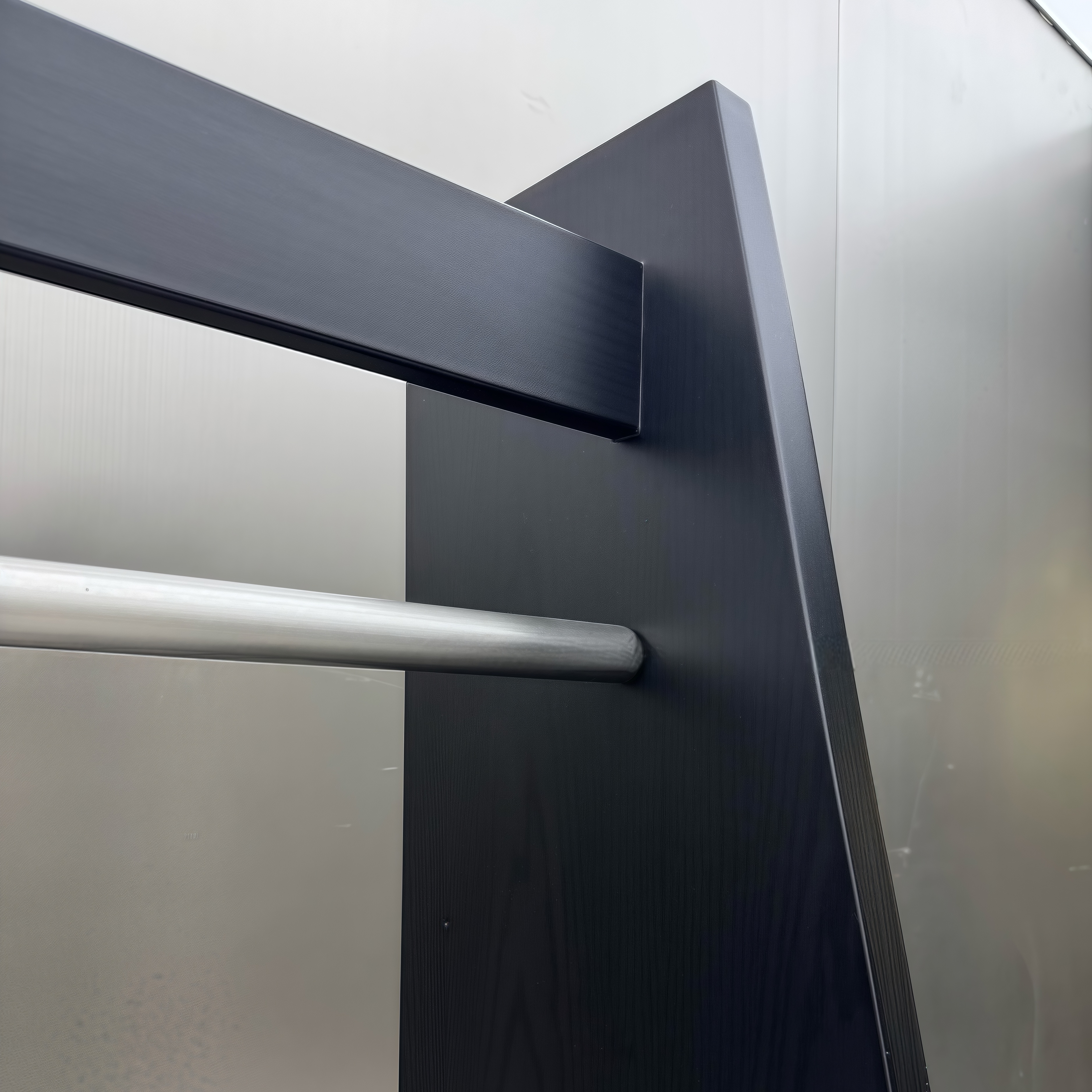 Black Metal-Tone Retail Display rack - Minimalist Cool Aesthetic Edition 1500L x 400W x 1700H CR101347