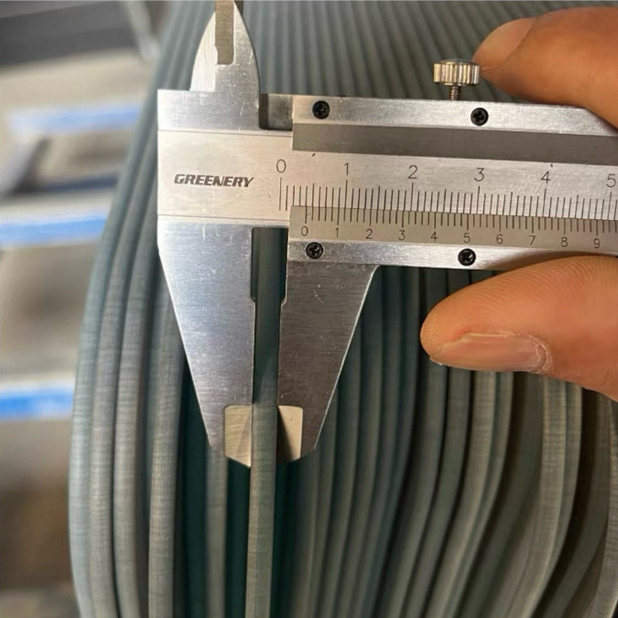 Metal Full-Length Modern Dressing Mirror in Gold